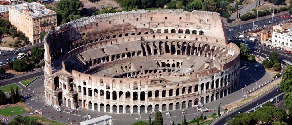 o Coliseu, em Roma,