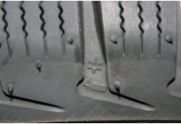 Індикатор зносу протектора шини: розташування і розшифровка