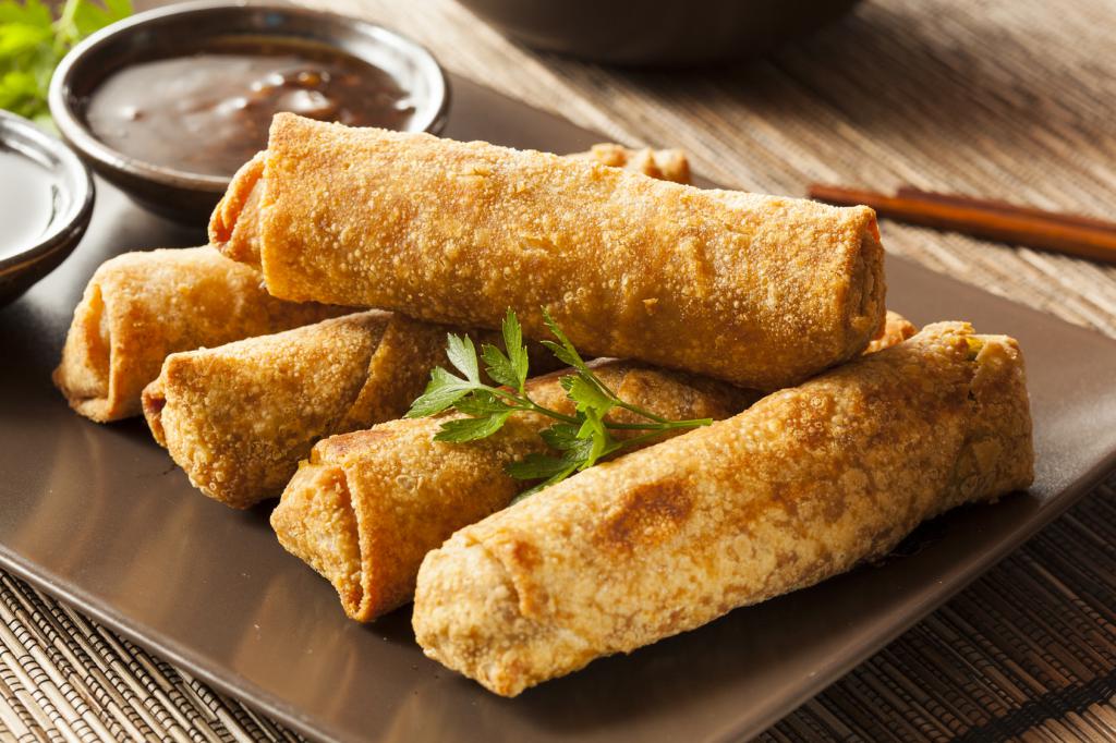 spring rolls with chicken and cheese