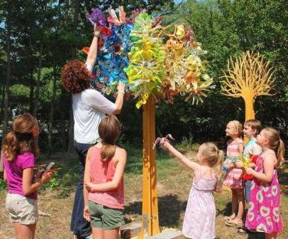 o artesanato feito a partir de garrafas plásticas para o jardim de infância