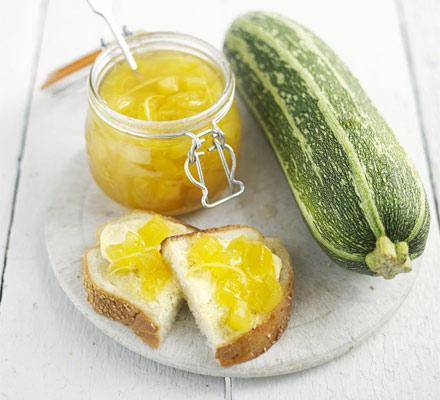 Marmelade aus zucchini mit Zitrone in multivarki