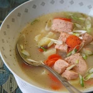 How to cook soup of salmon