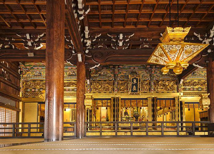 المعبد الذهبي في مدينة كيوتو