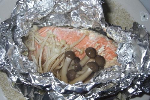 rosado o salmón con champiñones en el horno