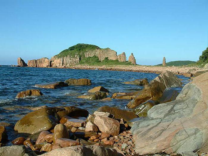 Popov Island seaside