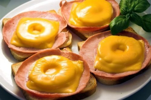 Canapes with ham and pineapple