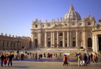 セントピーターローマカトリックスクエアにローマ:写真のレビの観光客