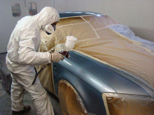 malen Sie das Auto in matt