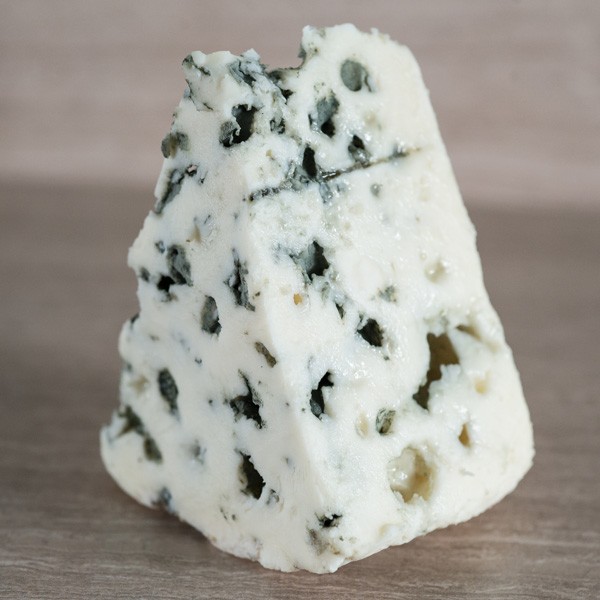 um Pedaço de queijo Roquefort