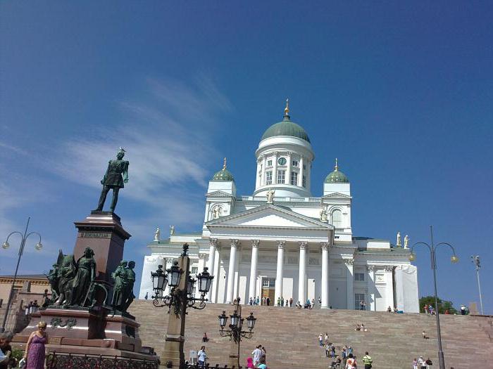 la plaza del senado de helsinki: la catedral