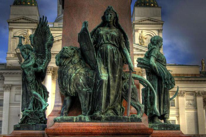 a praça do Senado Helsínquia: o monumento