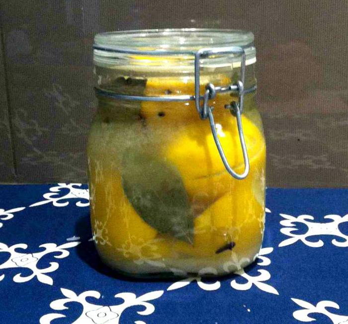 Солоні і мариновані лимони