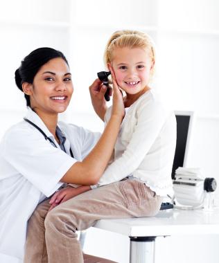 التهاب الأذن الوسطى في علاج الطفل