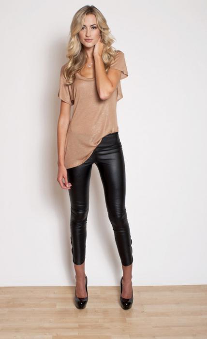 what to wear with leather leggins photo