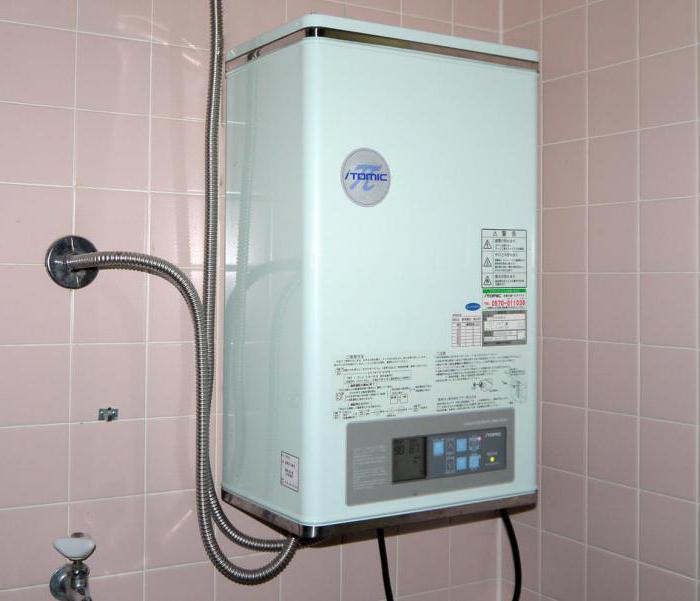 eléctrico de la caldera para la calefacción de una casa privada
