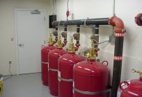 Instalação de sistema de combate a incêndio. Alarme de incêndio