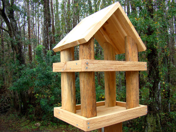Drewniany karmnik