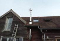 Wysokość komina względem kalenicy dachu: cechy obliczeń, parametry i wymagania