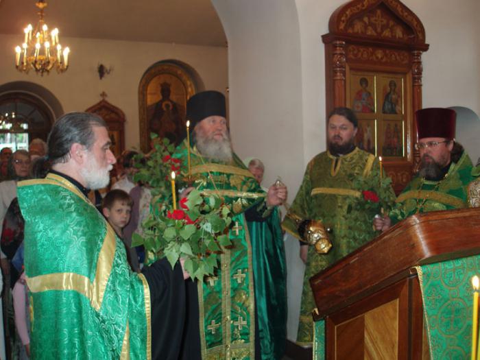 service at the Cathedral of the Holy Trinity in Konkovo