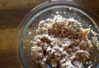 Salat aus Reis und Fisch-Konserven: Schritt für Schritt Rezept mit Foto