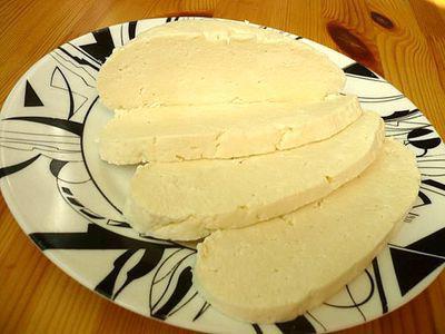 адыгейский queijo calorias por 100 gramas composição