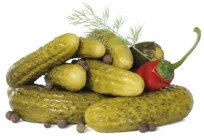 How to make a delicious and crunchy salted cucumbers in the package?