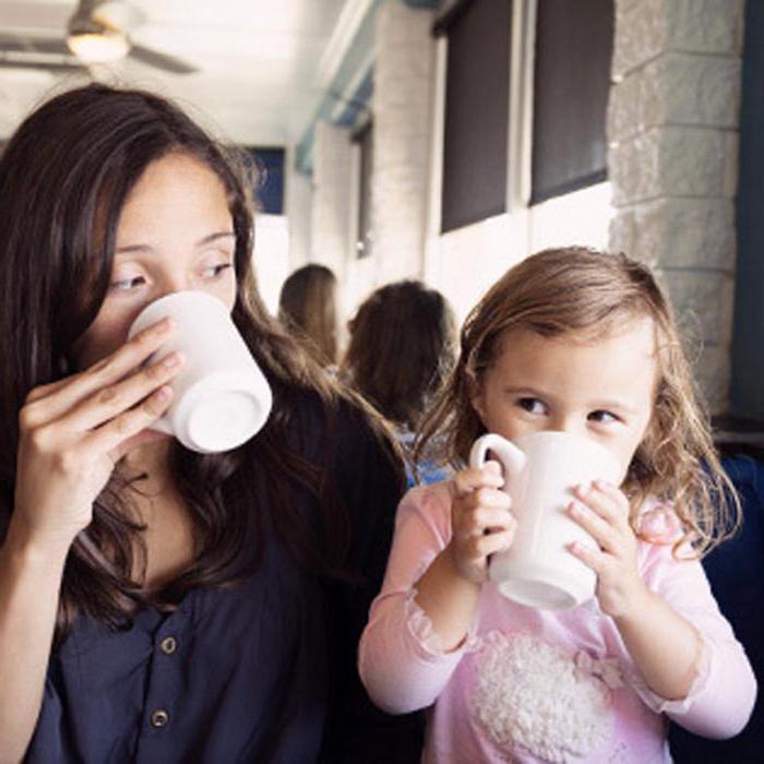cuál es la edad mínima para beber café con leche a los niños