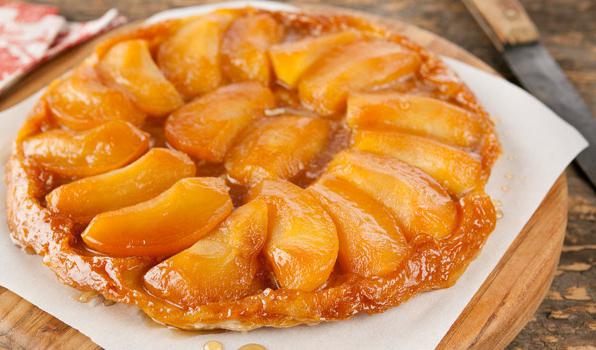 Pie tarte Tatin with apples