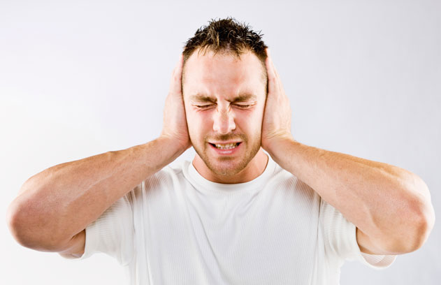 постійний дзвін у вухах причини