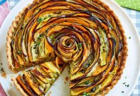 Pie with courgettes in a hurry in the oven