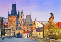 Hafta sonu turu: ne kadar uçmak Moskova Prag için?