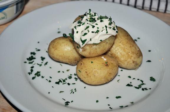 young potatoes with dill