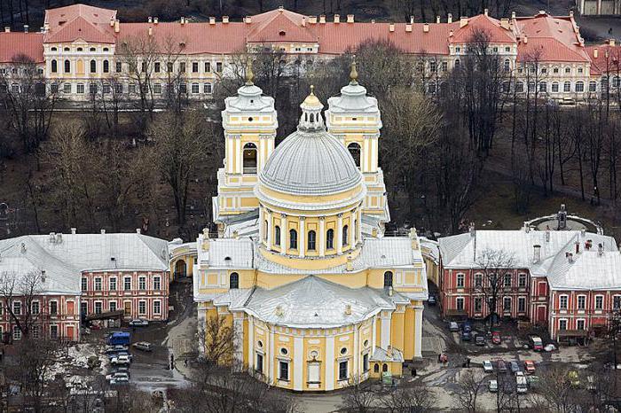 Dreifaltigkeits-Kathedrale des Alexander-Newski-Klosters die Geschichte