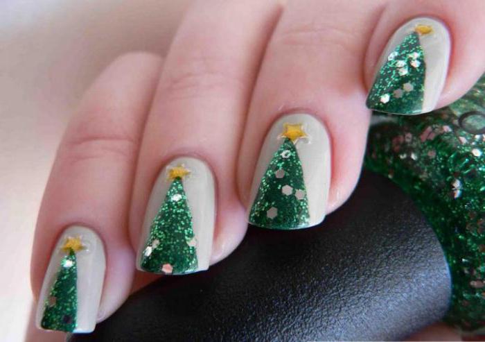 Holiday shellac nails
