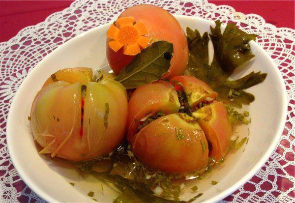 recipe brown tomatoes with garlic for the winter