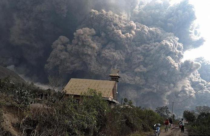 el volcán sinabung erupción