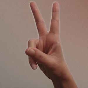 el dedo hacia arriba el símbolo de