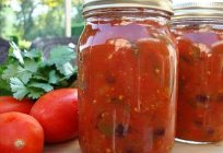 Lezzetli ev yapımı kütük: domates konserve tatlı