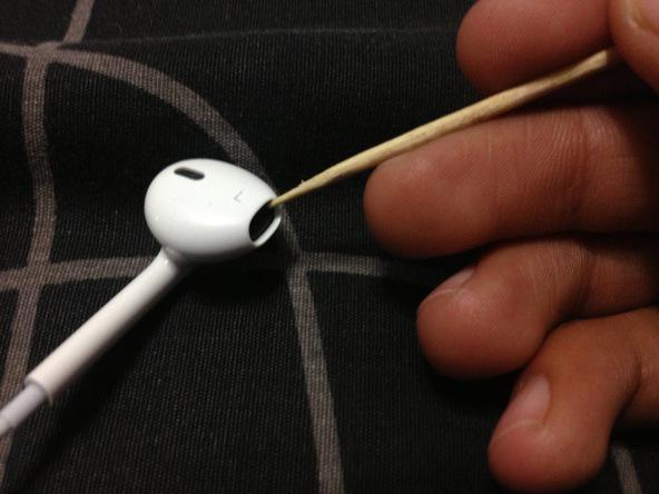 how to clean headphones earpods