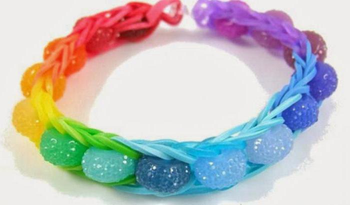 weave bracelets out of rubber bands on the slingshot