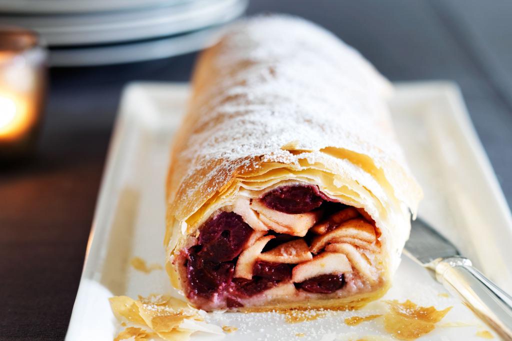 Strudel with cherry and Apple