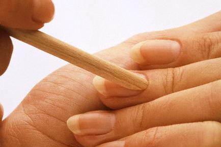 to remove the cuticle at home