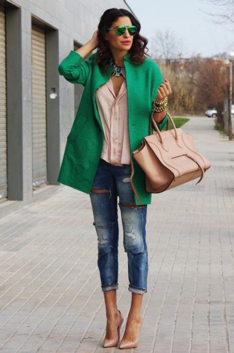 what to wear with green jacket photo
