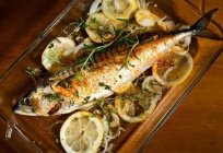 Wie man Makrelen im Ofen in der Folie: Schritt für Schritt-Rezept