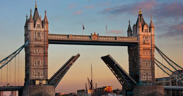 bridge in London tower bridge to English