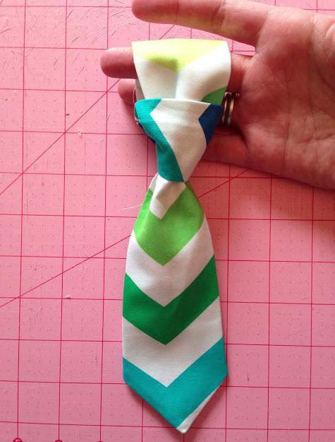 pattern bow tie on elastic