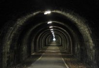 Un túnel o de un túnel - ¿cómo? Como se escribe la palabra 