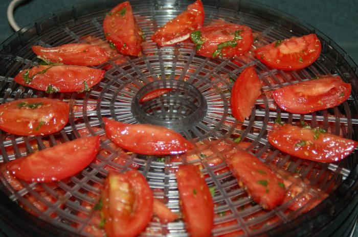 suszone pomidory w электросушилке