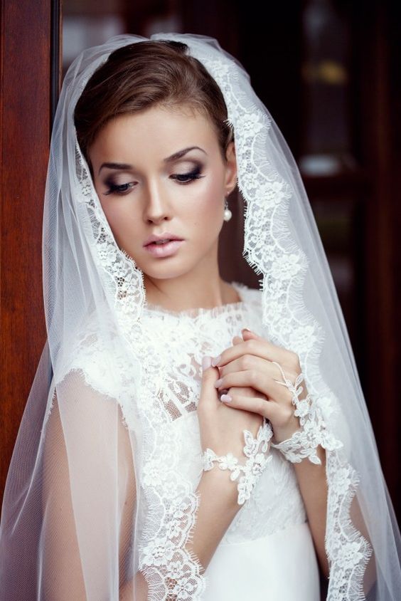 makeup for brides with brown eyes