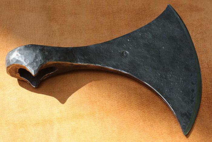 como é chamado o machado viking